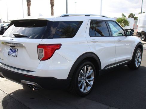 Certified 2022 Ford Explorer Platinum w/ Equipment Group 601A image 8