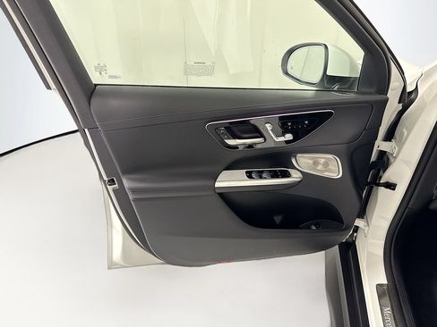 Used 2023 Mercedes-Benz GLC 300 image 24