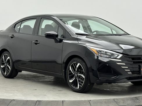Used 2025 Nissan Versa SR w/ Trunk Package image 3