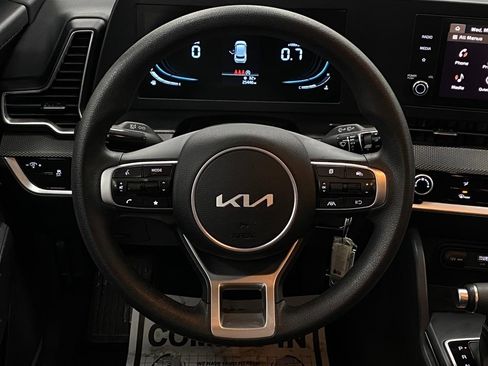 Used 2025 Kia Sportage LX image 15