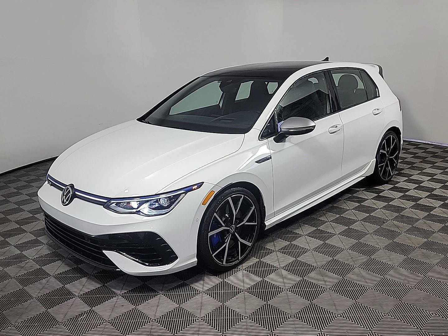 Used 2024 Volkswagen Golf R AWD/4WD image 10
