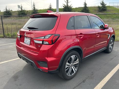 Used 2021 Mitsubishi Outlander Sport LE image 4