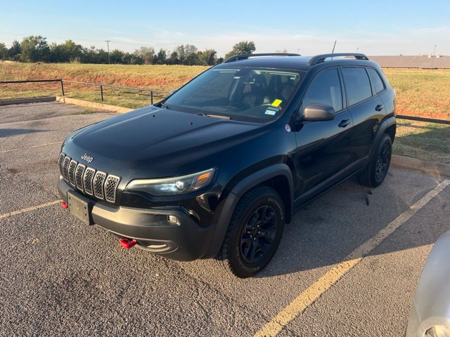 Used 2020 Jeep Cherokee Trailhawk AWD/4WD image 3