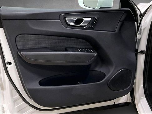 Certified 2023 Volvo XC60 B5 Core AWD/4WD image 18