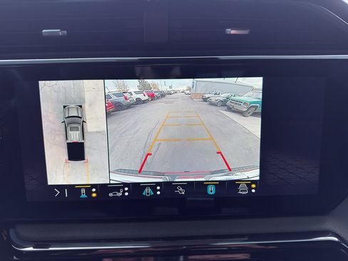 Used 2023 GMC Sierra 1500 AT4 w/ AT4 Premium Package image 19