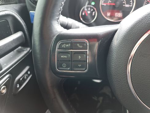 Used 2018 Jeep Wrangler Rubicon AWD/4WD image 29