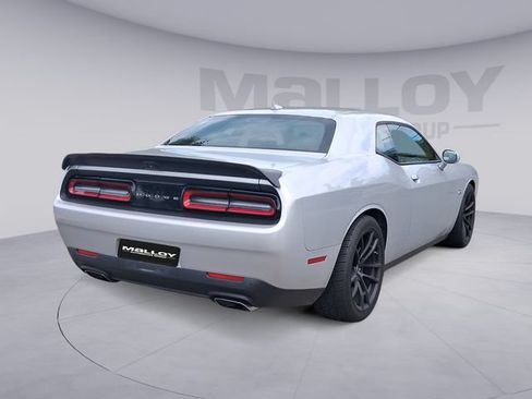 Used 2022 Dodge Challenger R/T Scat Pack w/ Shaker Package RWD image 5