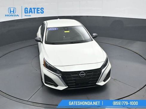 Used 2025 Nissan Altima 2.5 SV FWD image 45
