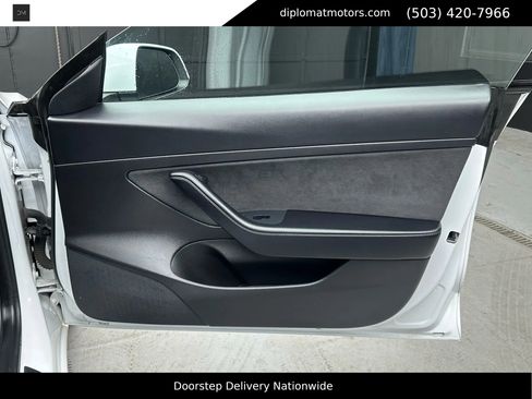 Used 2021 Tesla Model 3 Standard Range Plus image 24