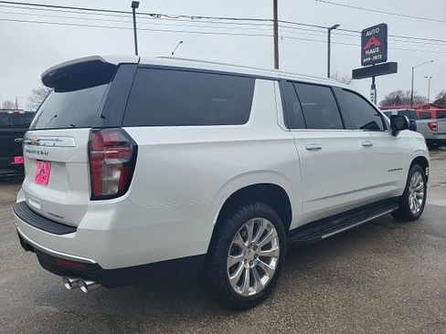 Used 2021 Chevrolet Suburban Premier w/ Premium Package image 7