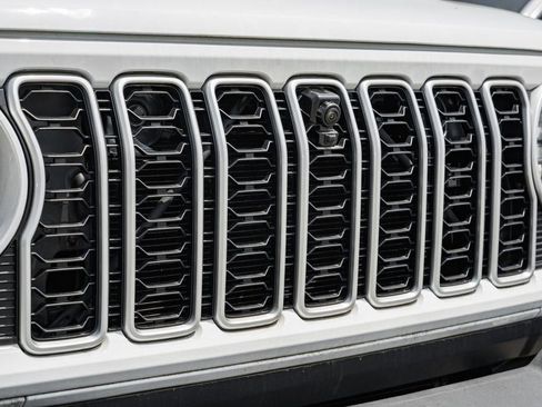 New 2025 Jeep Wrangler Unlimited Sahara w/ Technology Group AWD/4WD image 10