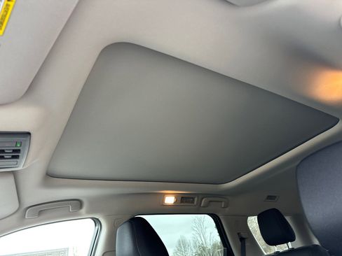 New 2025 Nissan Pathfinder SV w/ SV Premium Package image 35