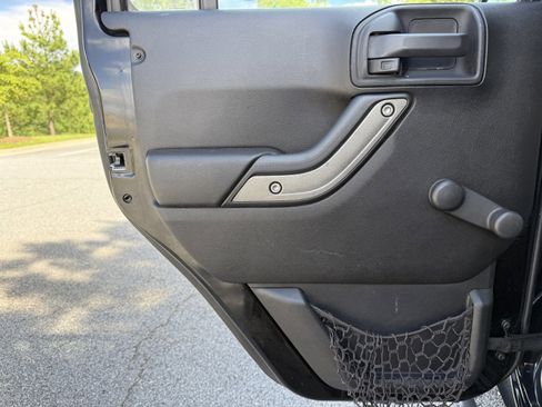 Used 2016 Jeep Wrangler Unlimited Sport w/ Connectivity Group image 41