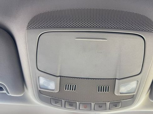 Used 2017 Ford Fusion SE w/ Equipment Group 201A image 16