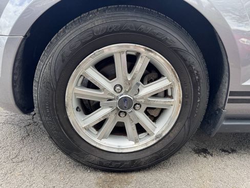 Used 2006 Ford Mustang Coupe RWD image 10
