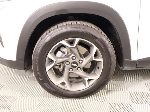 Used 2024 Chevrolet Trax LT FWD image 16