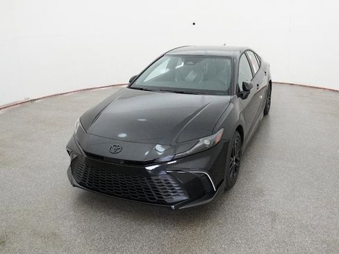 New 2026 Toyota Camry SE FWD image 3