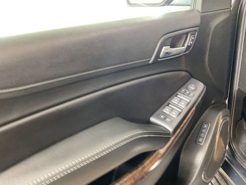 Used 2019 Chevrolet Tahoe LT w/ Luxury Package image 17