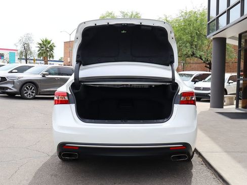 Used 2017 Toyota Avalon Limited w/ All Weather Liner Package FWD image 22