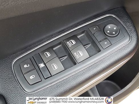 Used 2016 Chrysler 300 Limited image 23