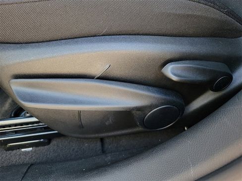 Used 2023 Jeep Renegade Latitude image 13