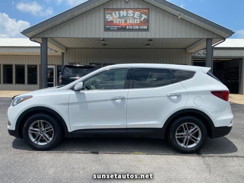 Used 2018 Hyundai Santa Fe Sport FWD image 1