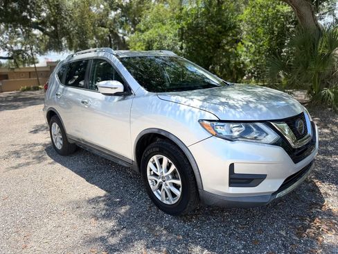 Used 2018 Nissan Rogue SV AWD/4WD image 3