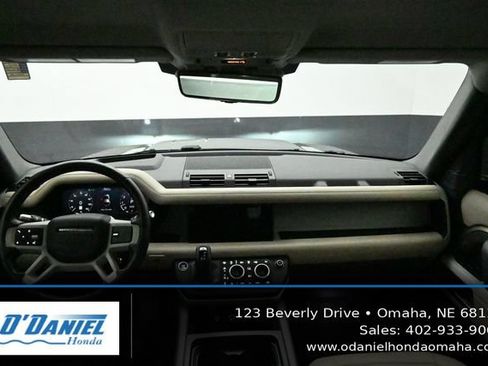 Used 2020 Land Rover Defender 110 HSE AWD/4WD image 26