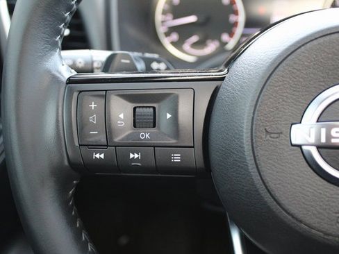 Used 2023 Nissan Rogue SV w/ SV Premium Package image 10