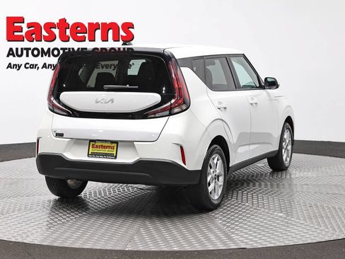 Used 2024 Kia Soul LX w/ Option Group 015 FWD image 5