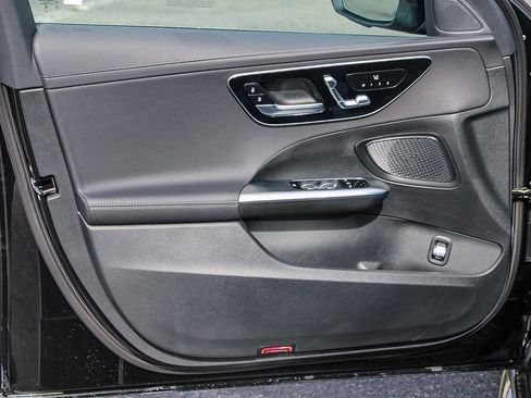 New 2026 Mercedes-Benz C 300 4MATIC Sedan image 18