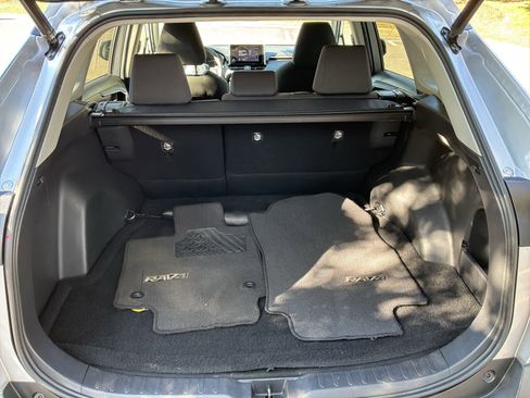 Used 2019 Toyota RAV4 XLE Premium w/ Cold Weather Package AWD/4WD image 32