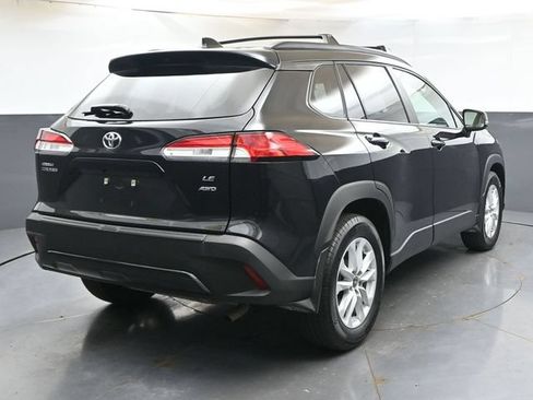 Used 2025 Toyota Corolla Cross LE AWD/4WD image 5