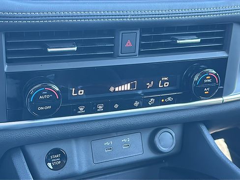 Certified 2025 Nissan Rogue SV image 33