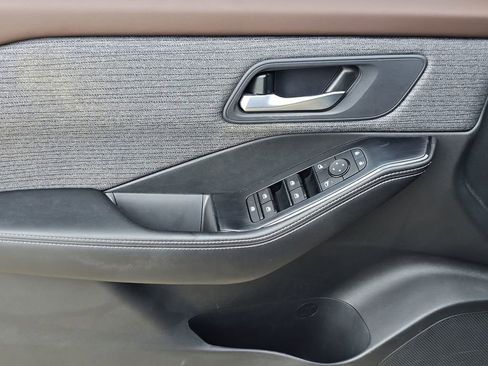 Used 2023 Nissan Rogue SV FWD image 15