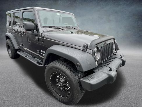 Used 2014 Jeep Wrangler Unlimited Sport w/ Quick Order Package 24S AWD/4WD image 3