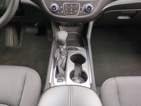 Used 2025 Chevrolet Malibu LT FWD image 18