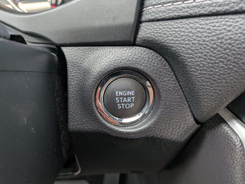 Used 2022 Toyota RAV4 XLE w/ Convenience Package FWD image 18