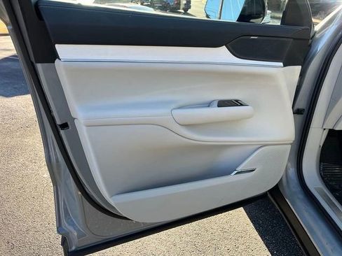 New 2025 Volvo EX90 Ultra image 13