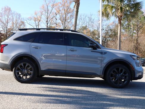 Used 2023 Kia Sorento X-Line EX image 18