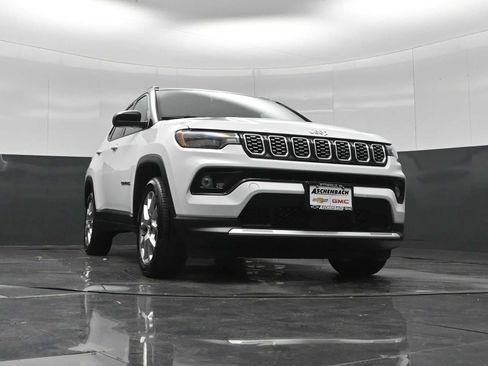 Used 2025 Jeep Compass Limited AWD/4WD image 19
