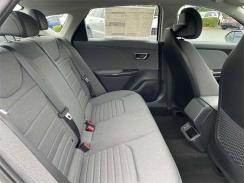 New 2025 Kia K4 EX image 17