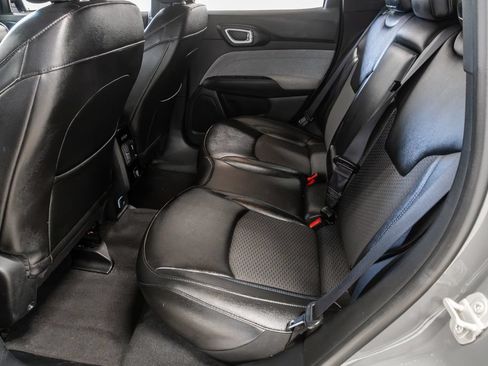 Used 2024 Jeep Compass Latitude AWD/4WD image 23