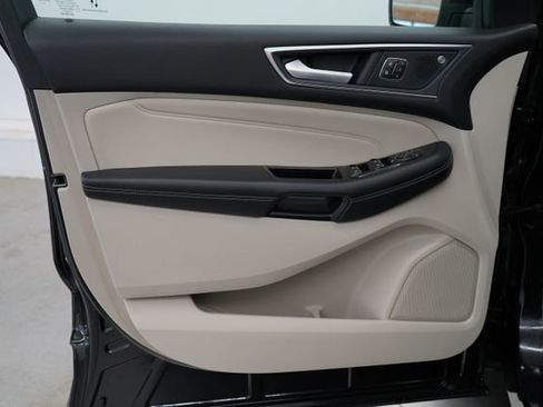 Used 2020 Ford Edge Titanium w/ Equipment Group 301A image 9