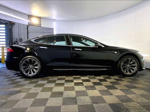 Used 2020 Tesla Model S Long Range Plus image 8