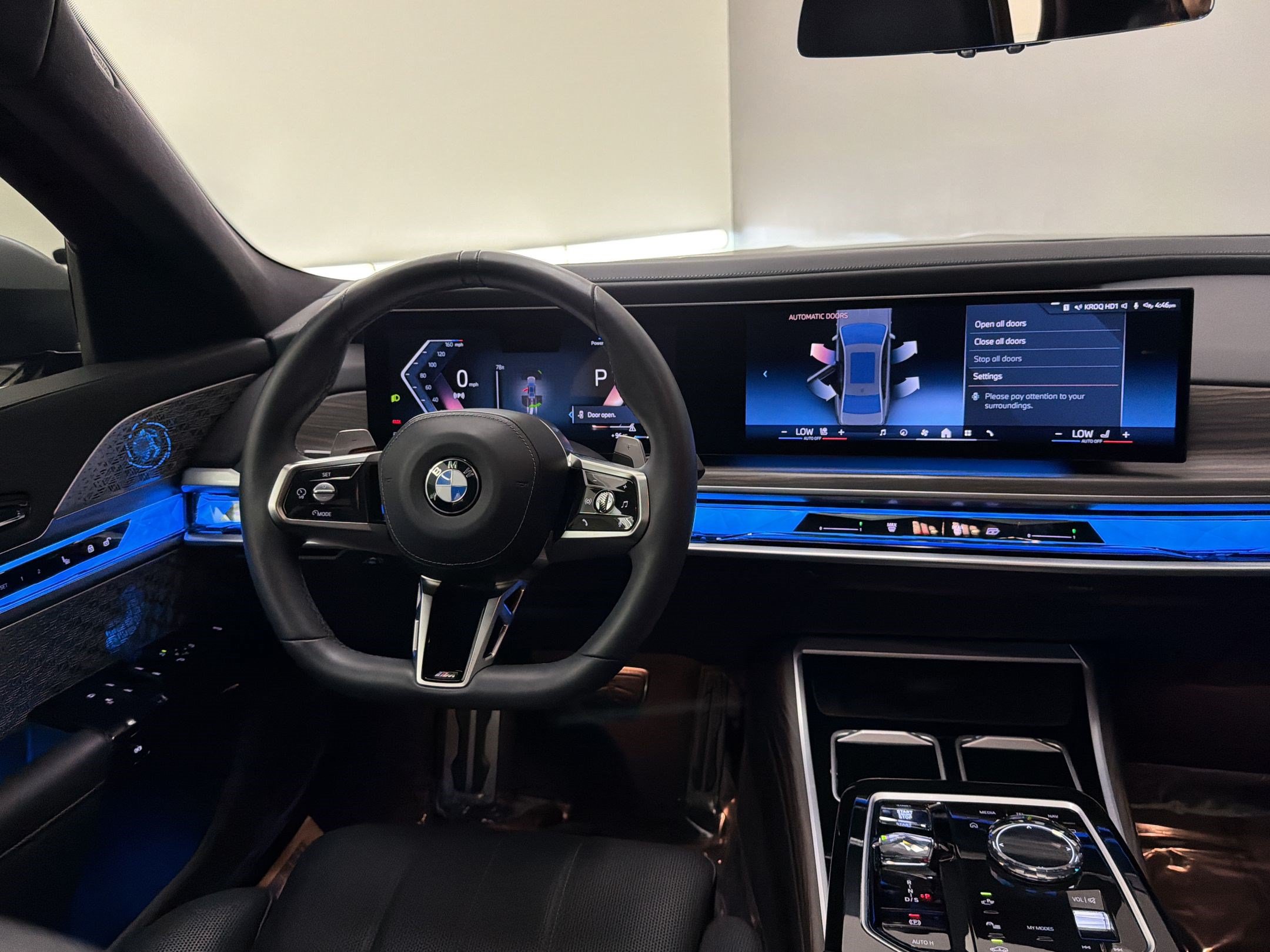 Certified 2024 BMW 760i xDrive w/ Executive Package AWD/4WD image 28