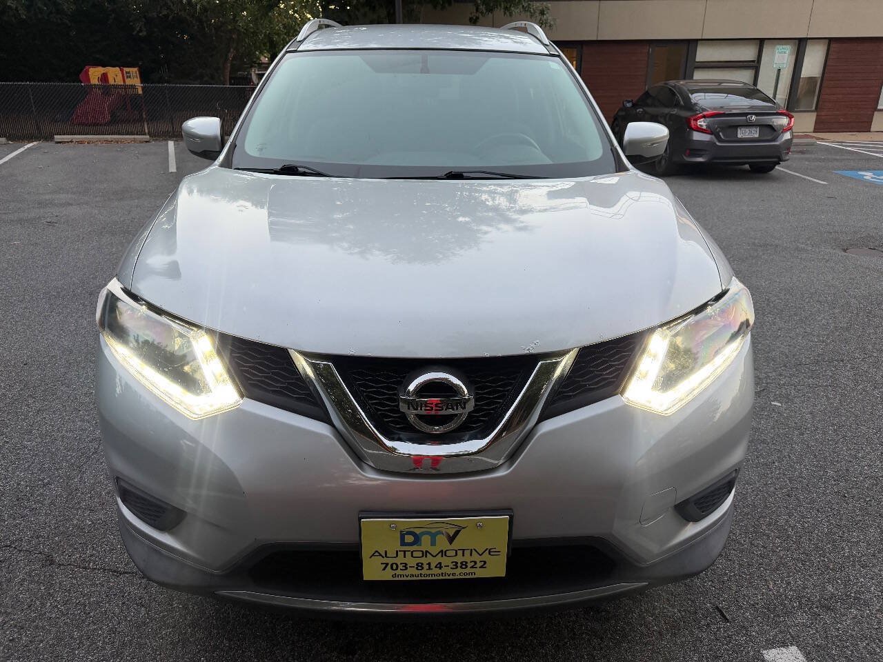 Used 2015 Nissan Rogue SV AWD/4WD image 9
