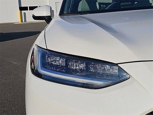 Used 2024 Honda HR-V EX-L image 9