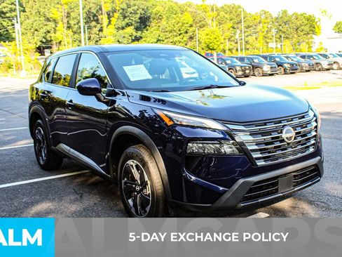 Used 2025 Nissan Rogue SV FWD image 3