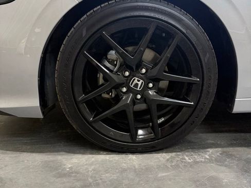 Used 2025 Honda Civic Sport image 4